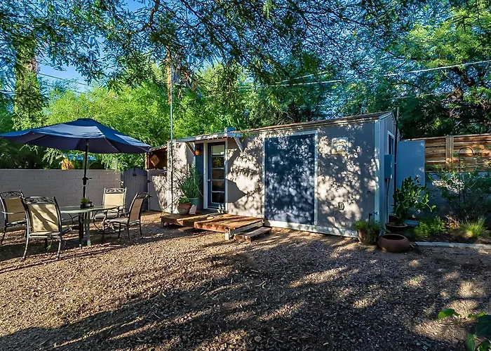 Cute Peaceful Tiny House Getaway W Backyard - Low Summer Rates!
