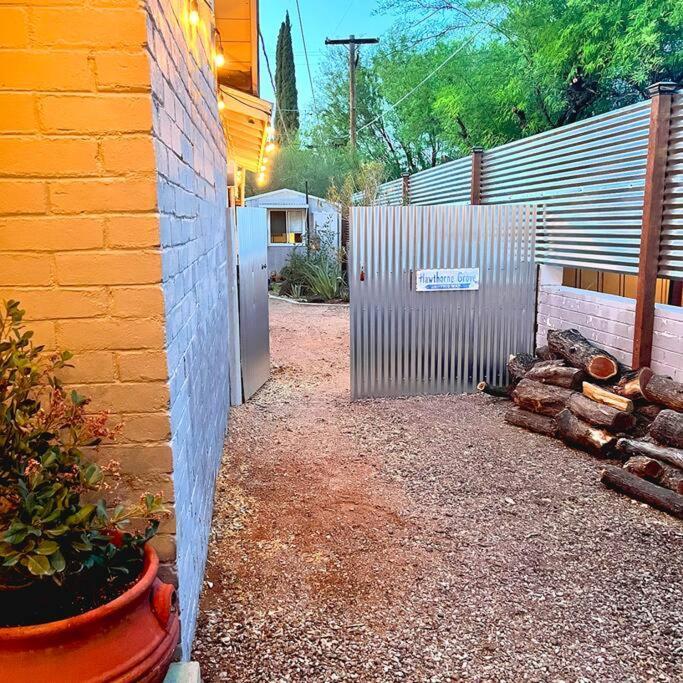 Holiday home Cute Peaceful Tiny House Getaway W Backyard - Summer Rates! *