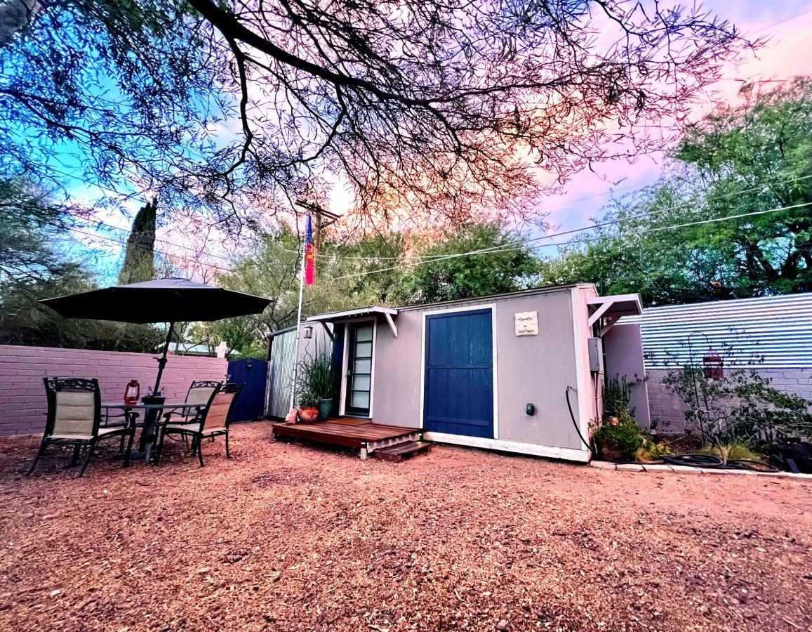 Cute Peaceful Tiny House Getaway W Backyard - Summer Rates! Holiday home